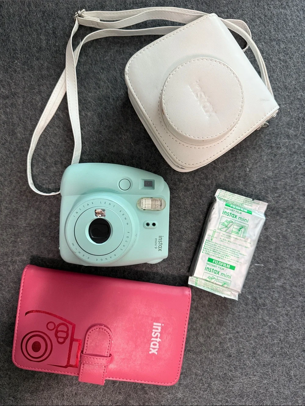 Fujifilm Instax Mini 8/9 Instant Camera in Mint with Pink Case and White Pouch